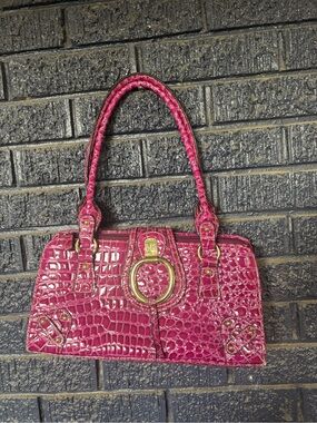 Y2K LR Linear pink faux crocodile embossed shoulder bag gold hardware